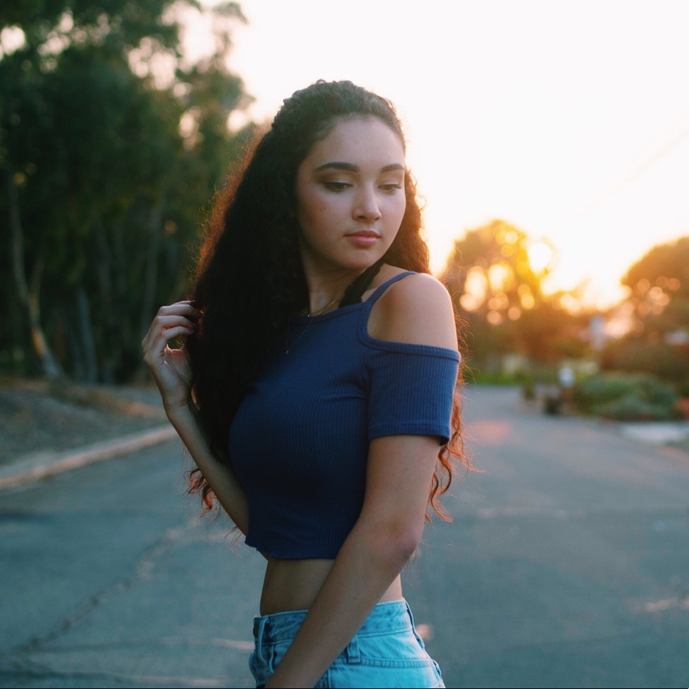 Cold shoulder crop top
